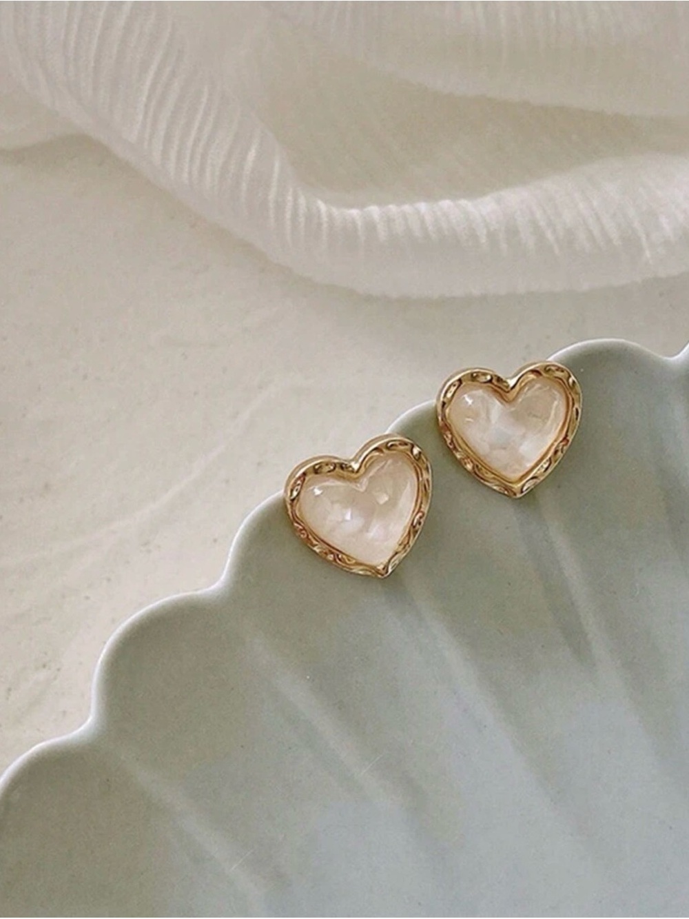 🆕🌙Gold Heart Quartz Stud Earrings